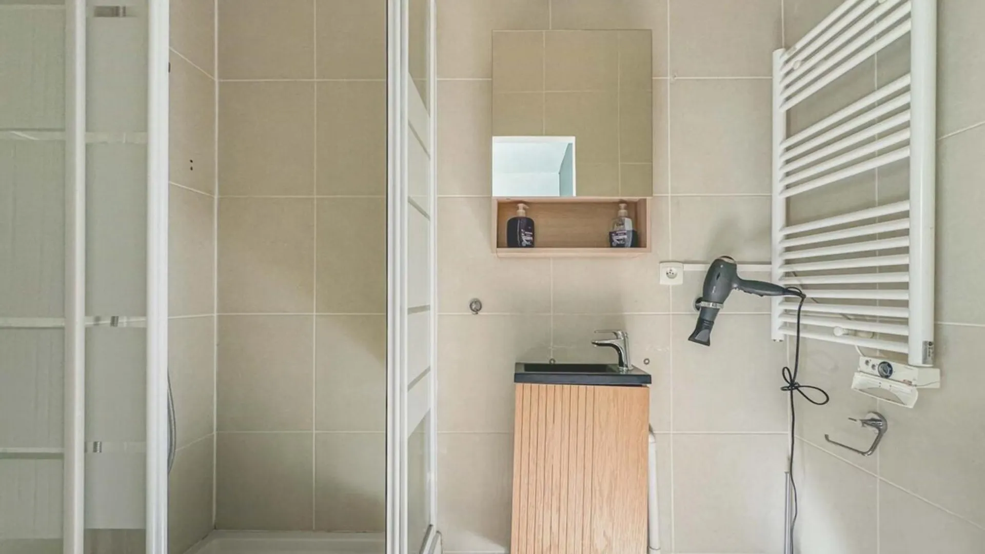 Flexliving - - Longchamps Apartment Paris